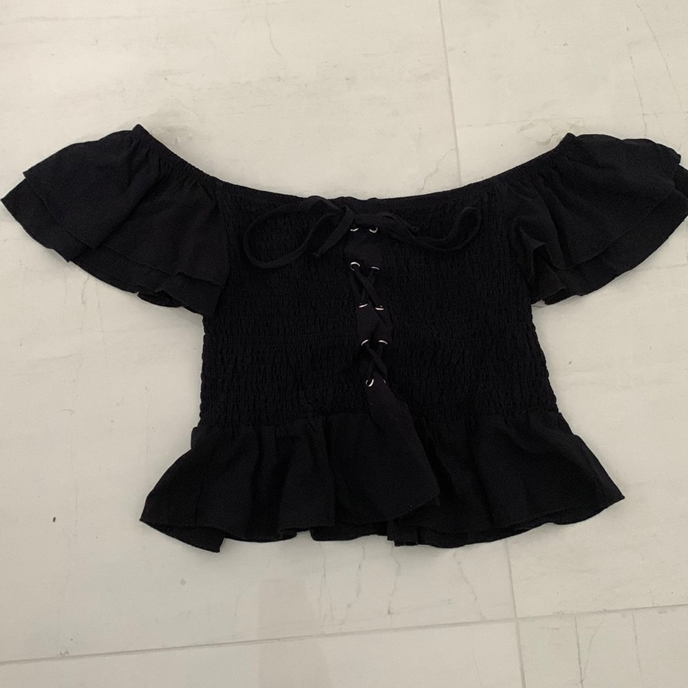 A black t-shirt top